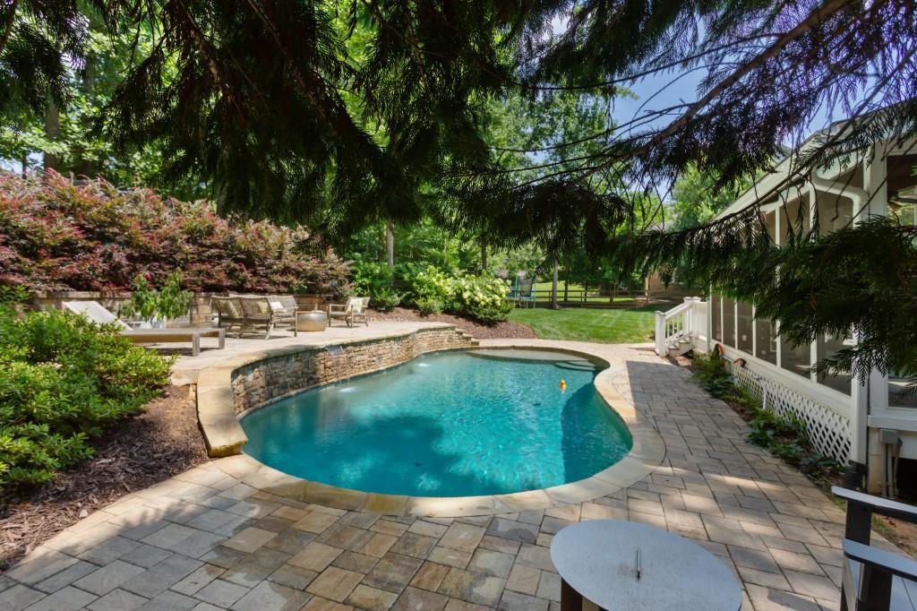 965 Hickory Oak Hollow