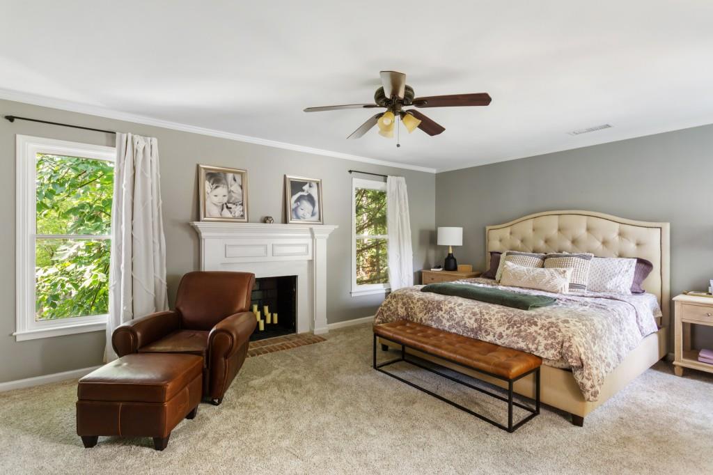 965 Hickory Oak Hollow