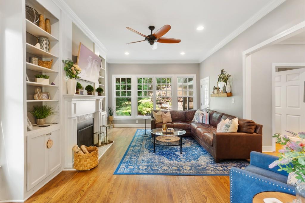 965 Hickory Oak Hollow