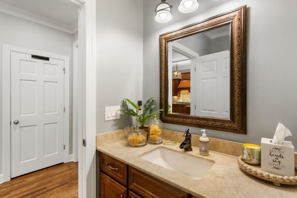 965 Hickory Oak Hollow