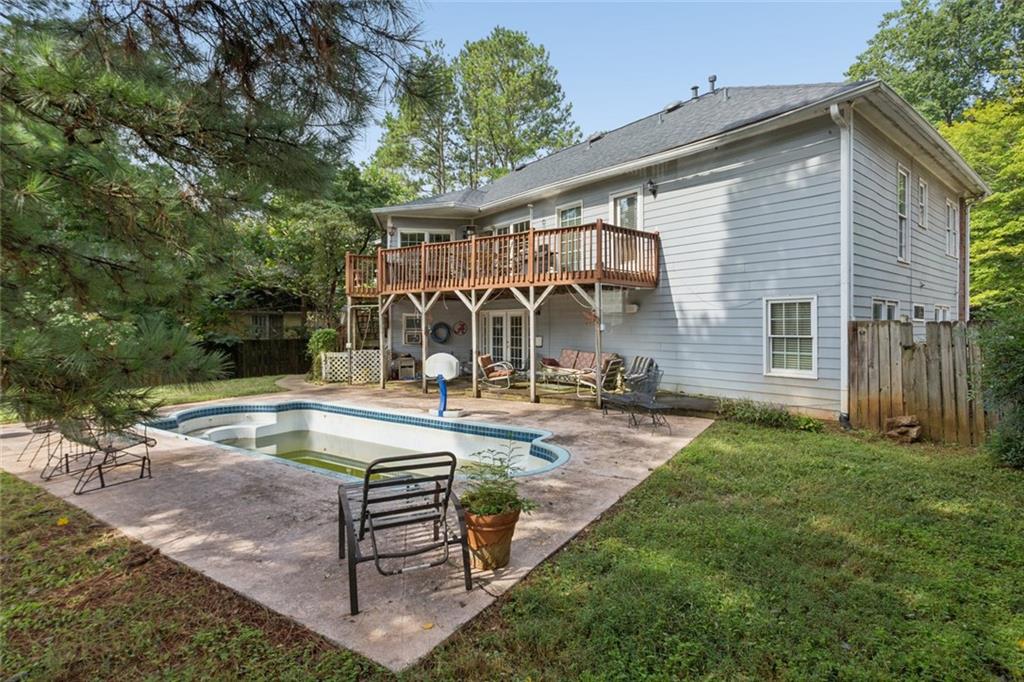 1802 Hunters Glen NE