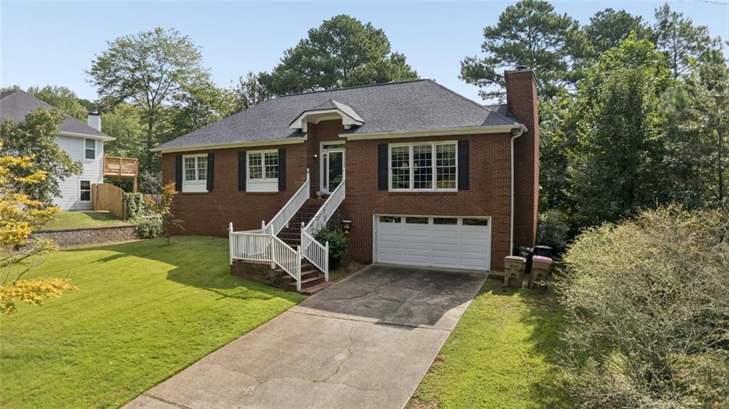 1802 Hunters Glen NE