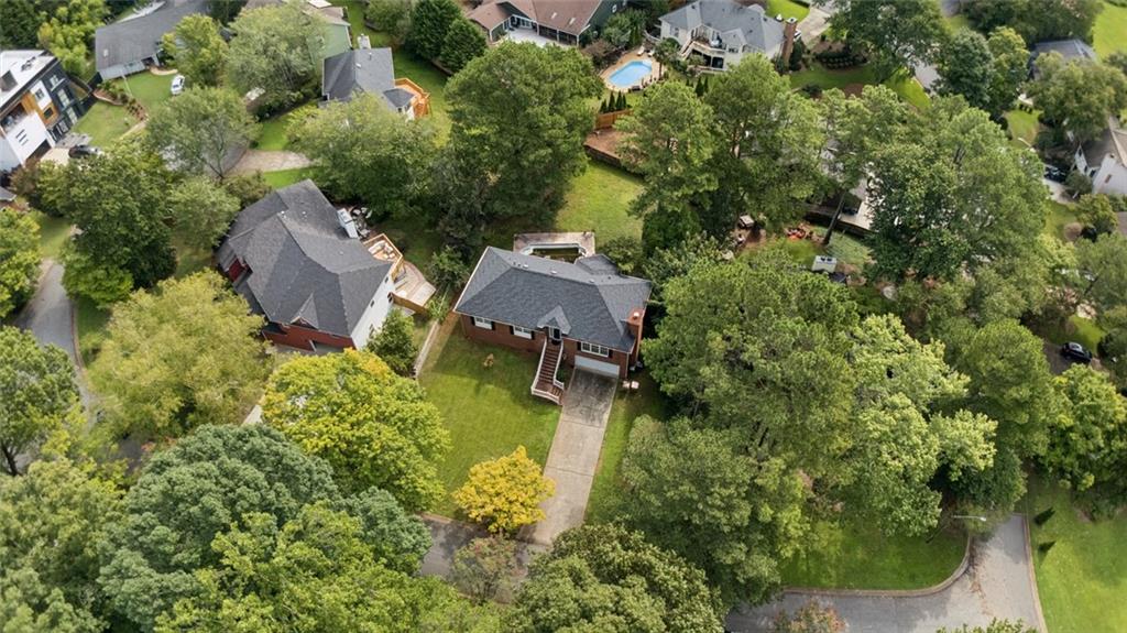 1802 Hunters Glen NE