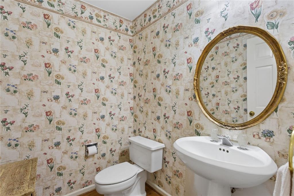 1802 Hunters Glen NE