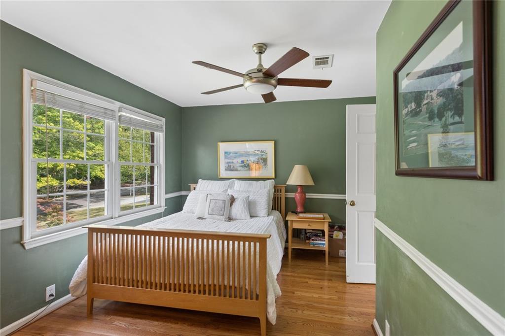 1802 Hunters Glen NE