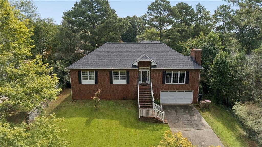 1802 Hunters Glen NE