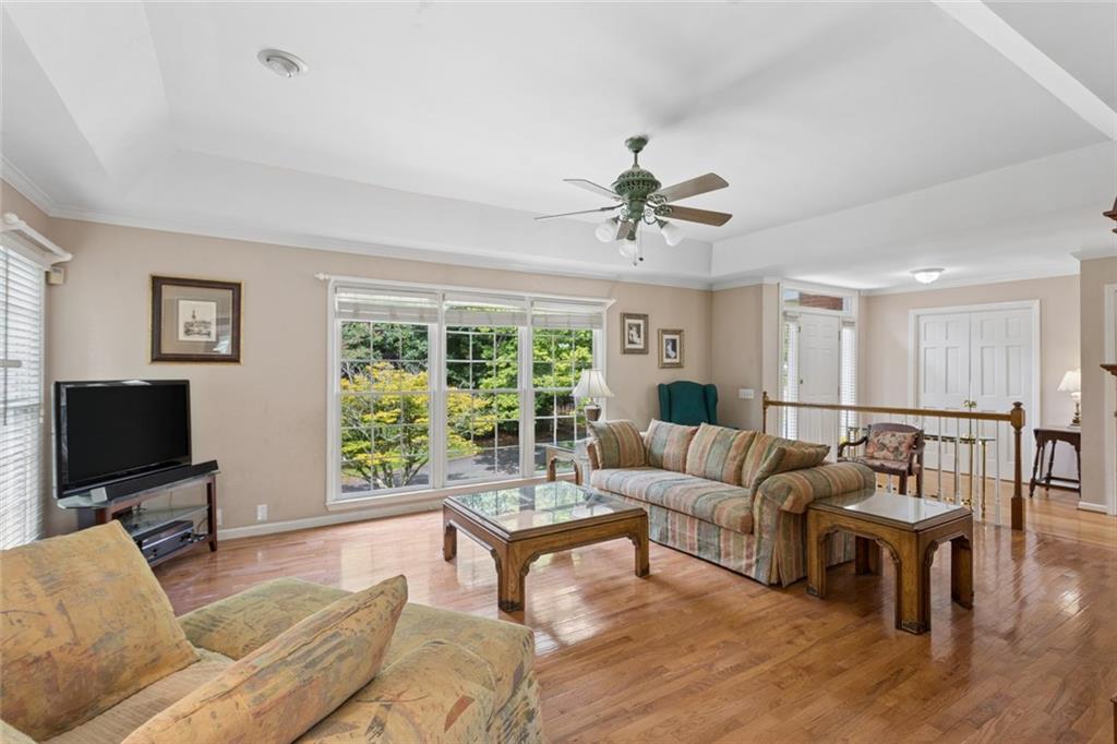 1802 Hunters Glen NE