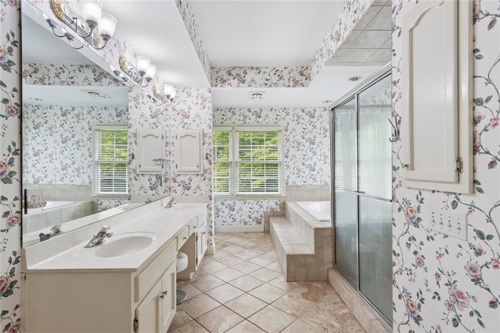 1802 Hunters Glen NE