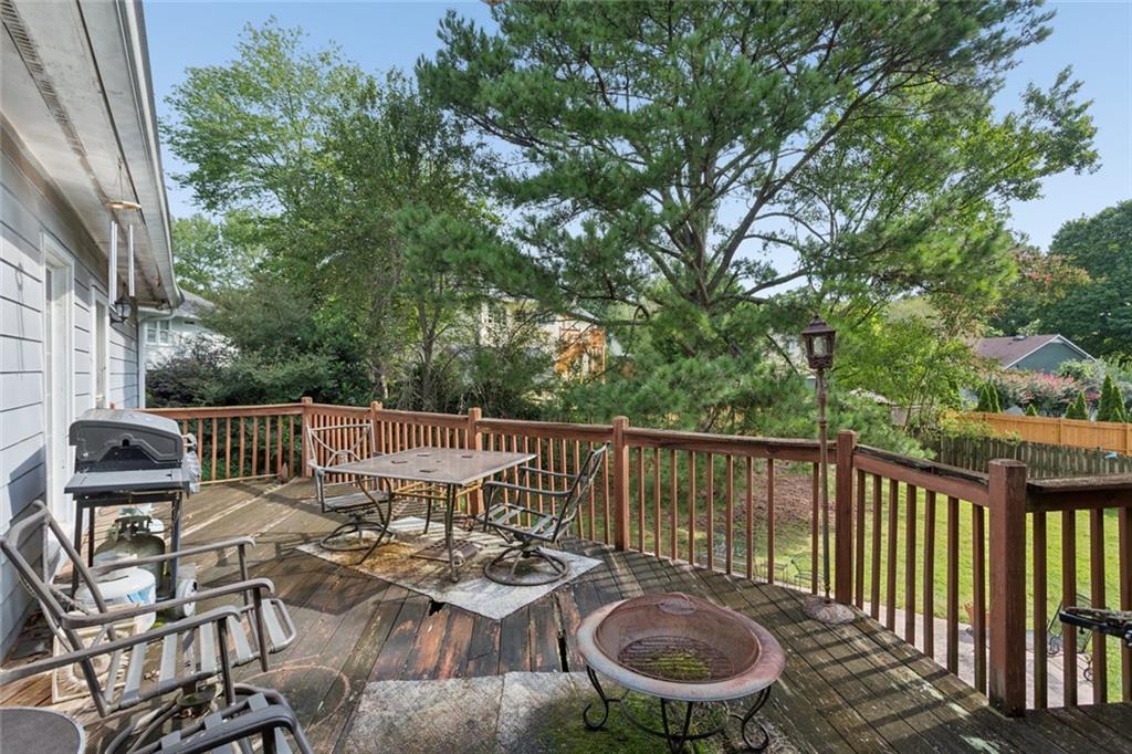 1802 Hunters Glen NE