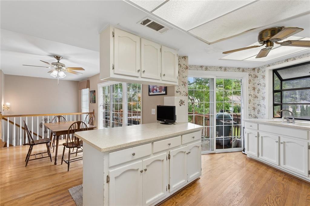 1802 Hunters Glen NE