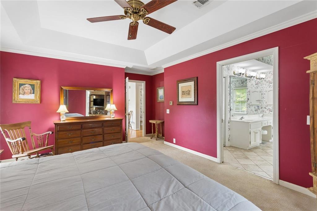 1802 Hunters Glen NE