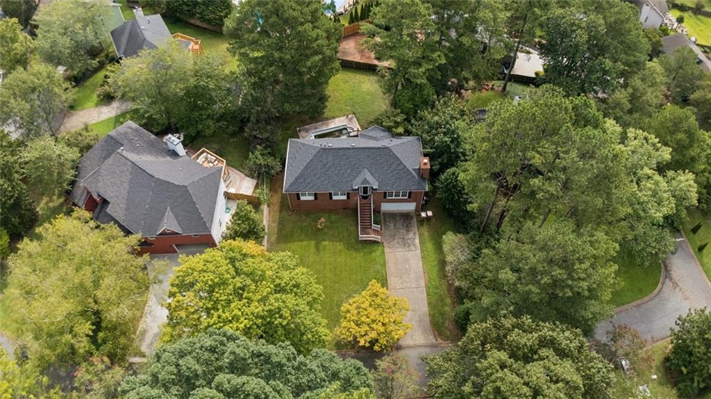 1802 Hunters Glen NE