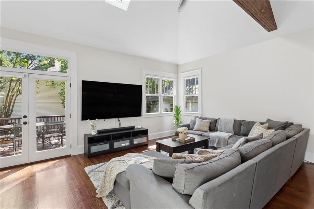 648 Waldo Street SE