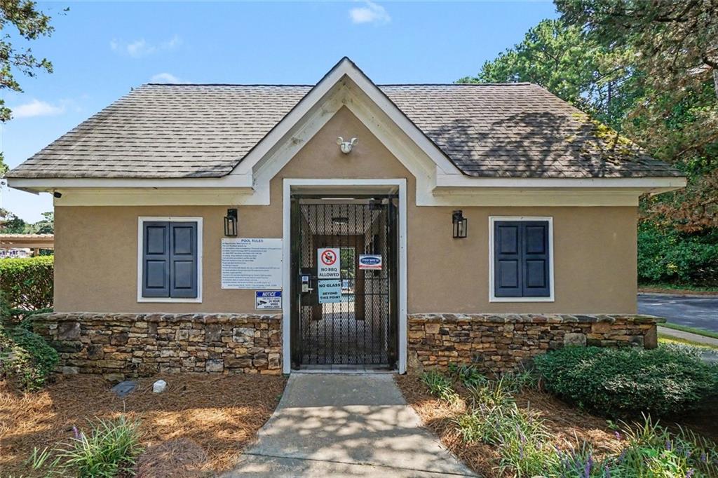 1049 Swaying Pines Trace