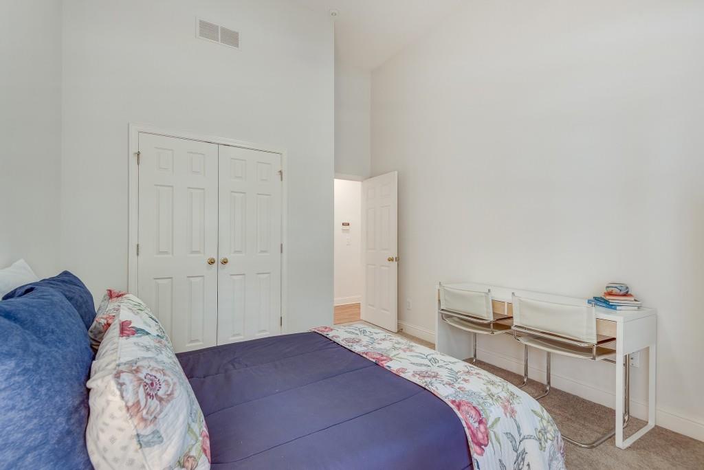 1558 Reserve Circle