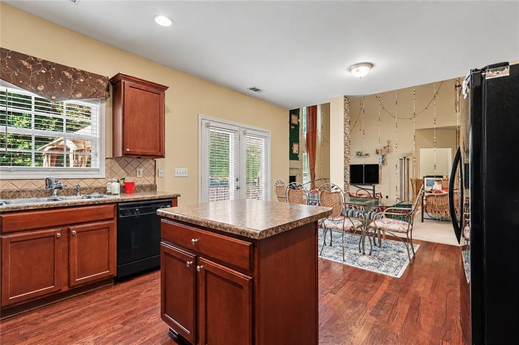 3732 Lake Enclave Way