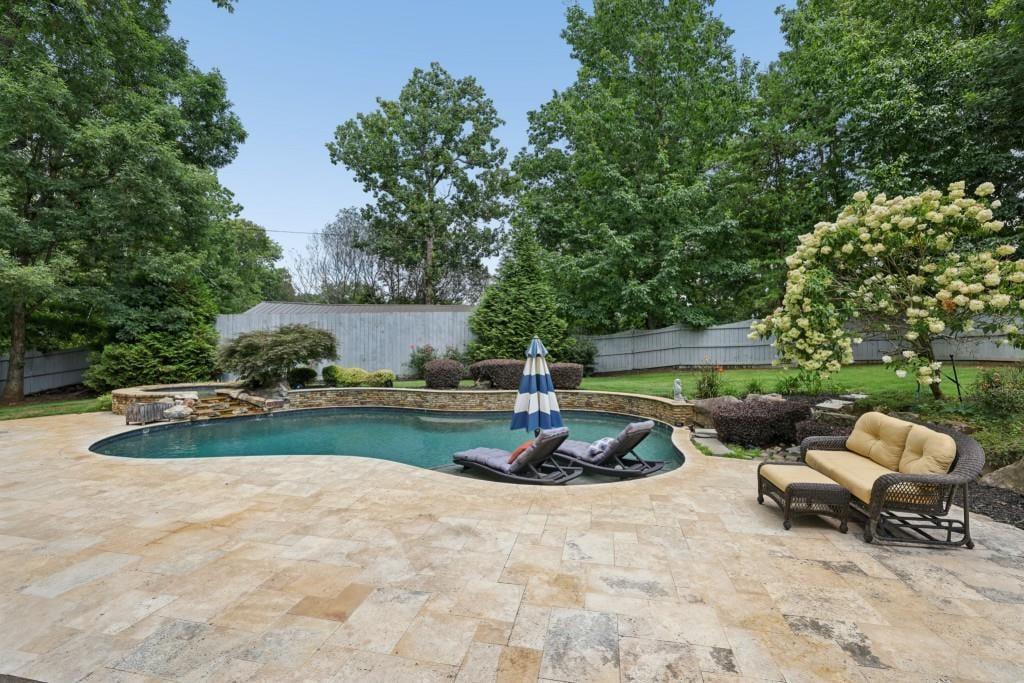 2930 Heatherstone
