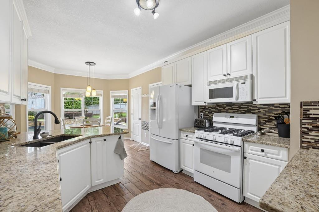 2930 Heatherstone