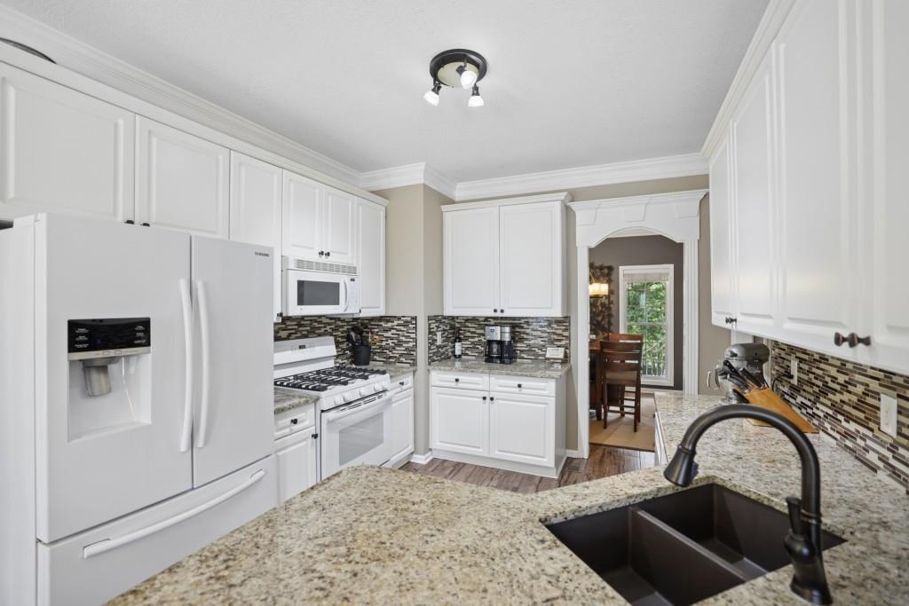 2930 Heatherstone