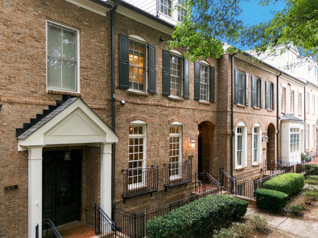 657 Lockton Place