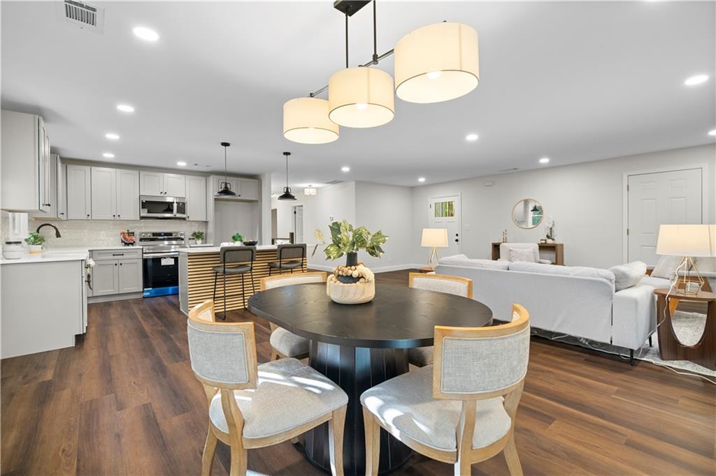 4564 Jade Trail