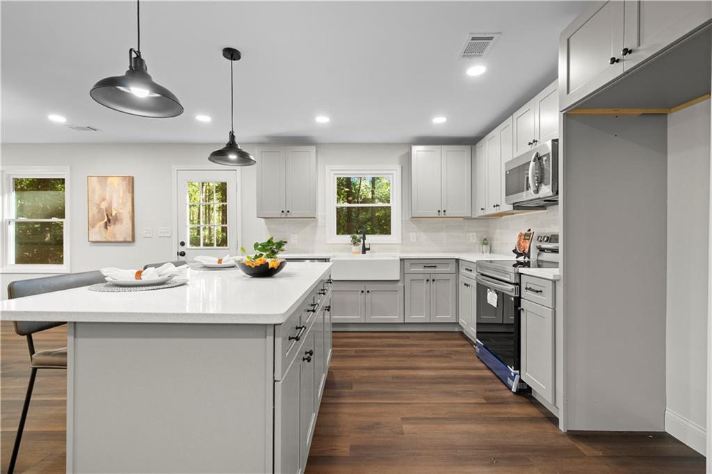 4564 Jade Trail