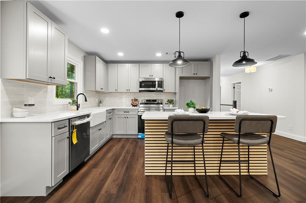 4564 Jade Trail