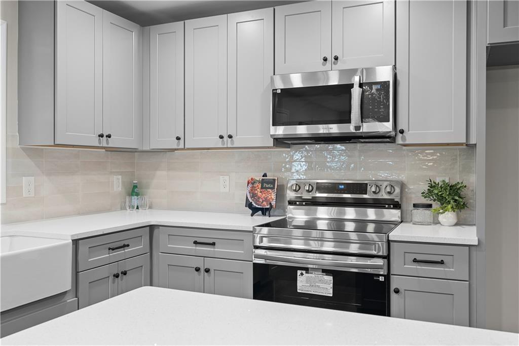 4564 Jade Trail