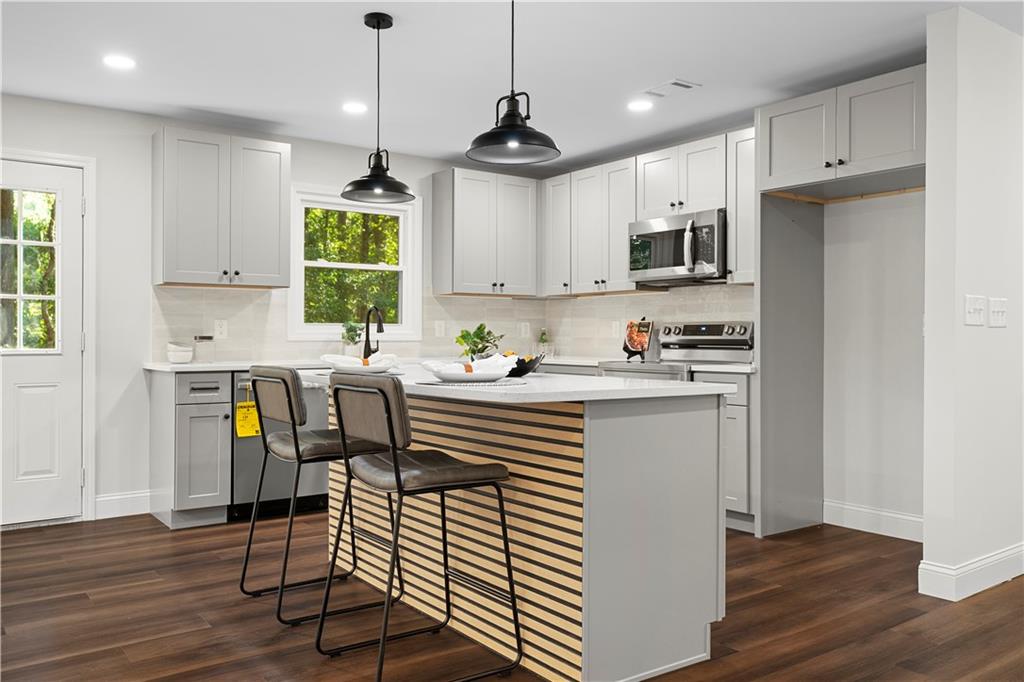 4564 Jade Trail