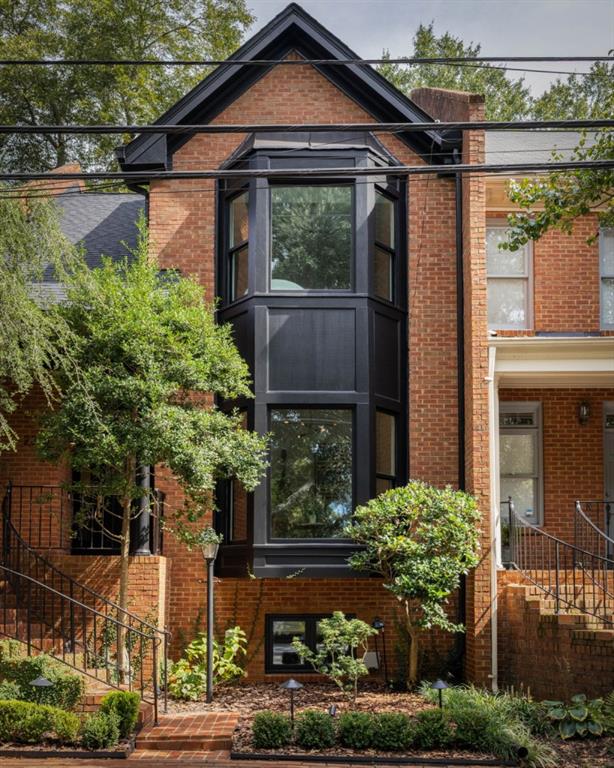 233 Sycamore Place