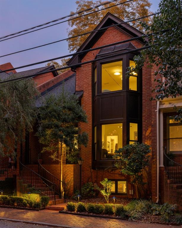 233 Sycamore Place