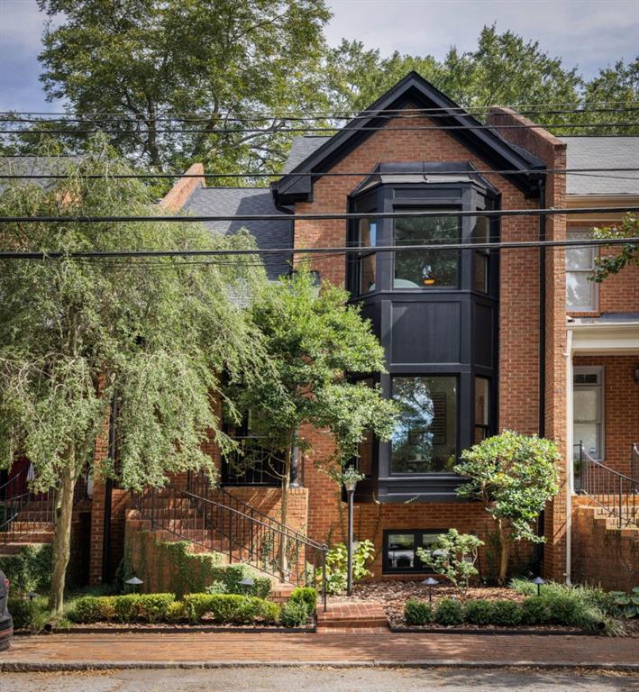 233 Sycamore Place