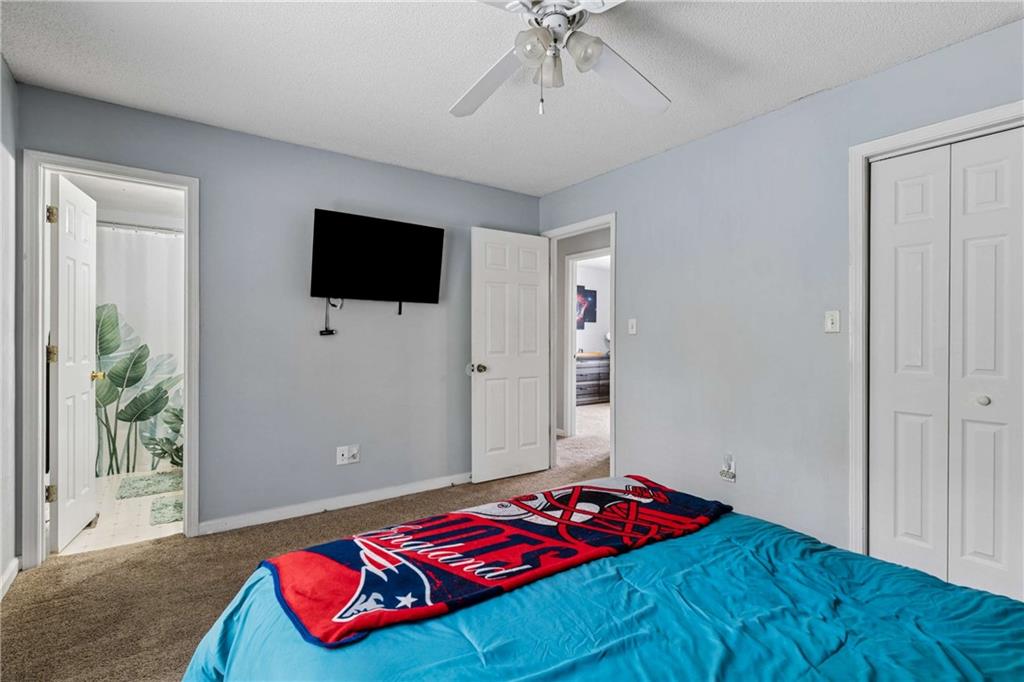 7598 Stonebush Way