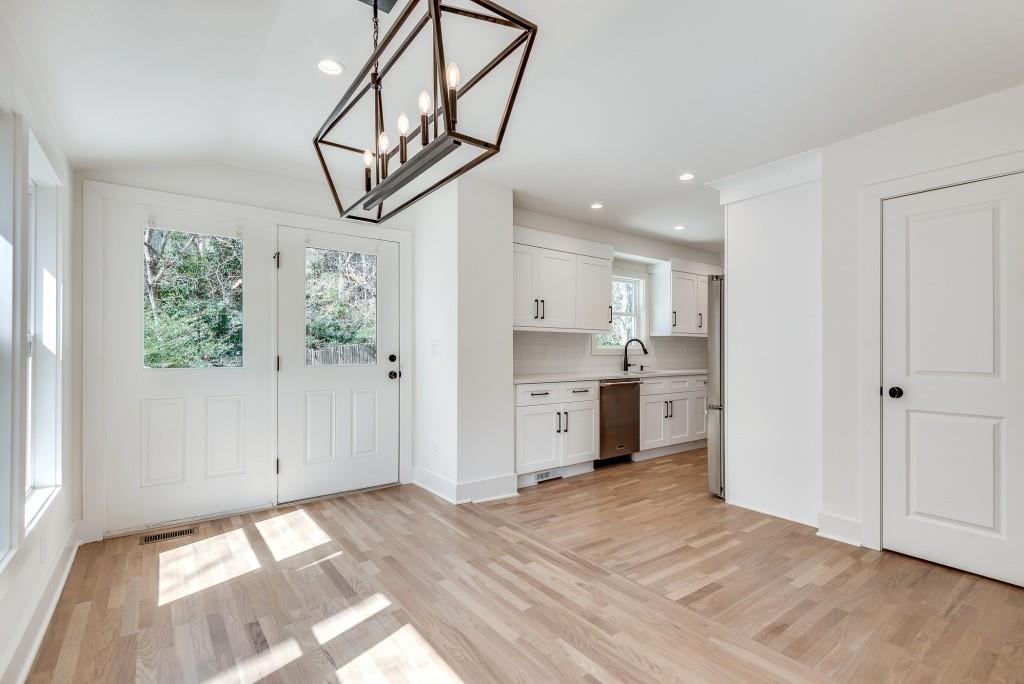 1861 Dyer Circle