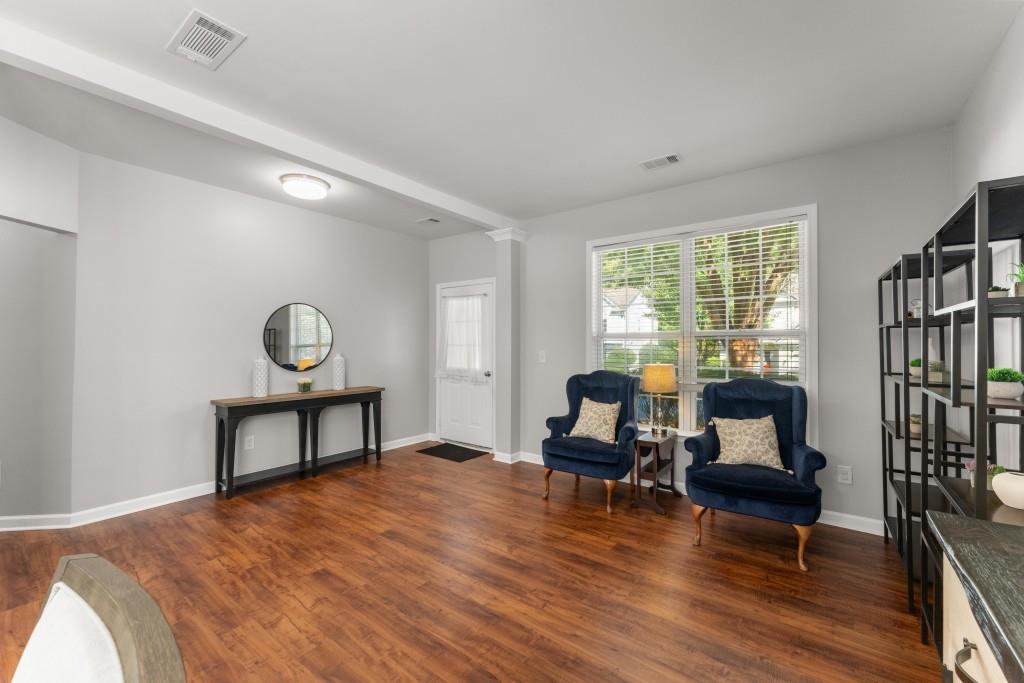 123 Wallnut Hall Circle