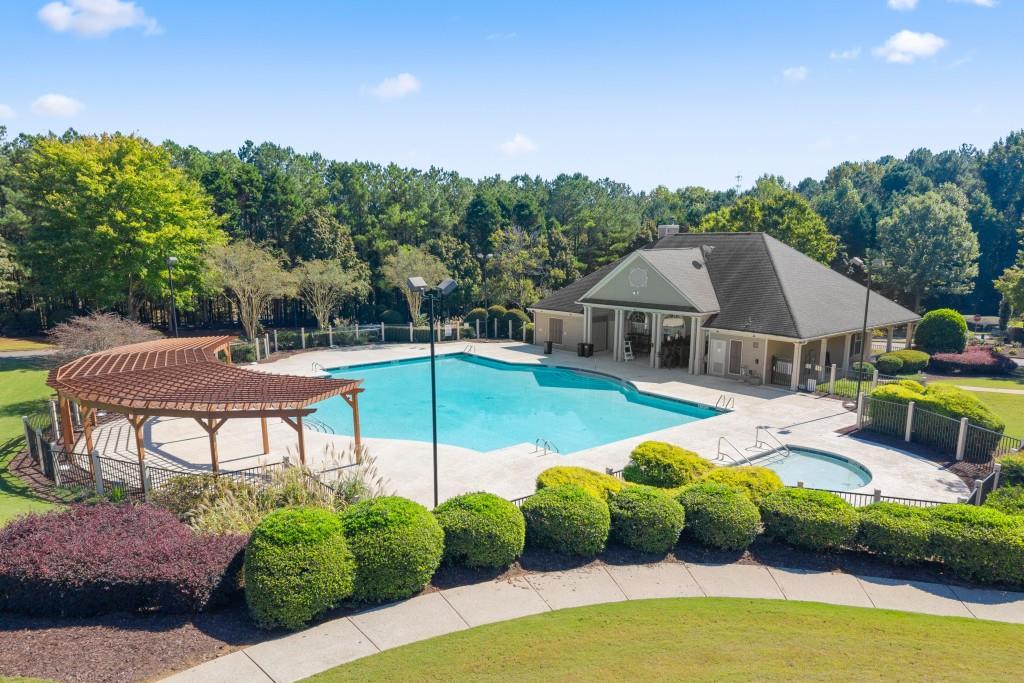 123 Wallnut Hall Circle