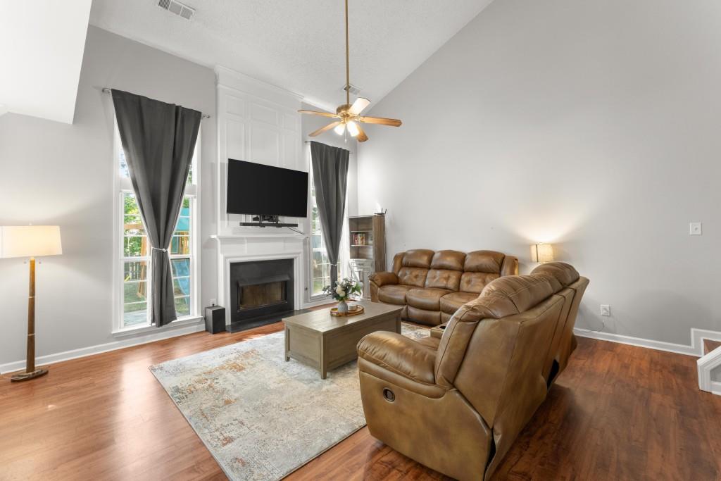 123 Wallnut Hall Circle
