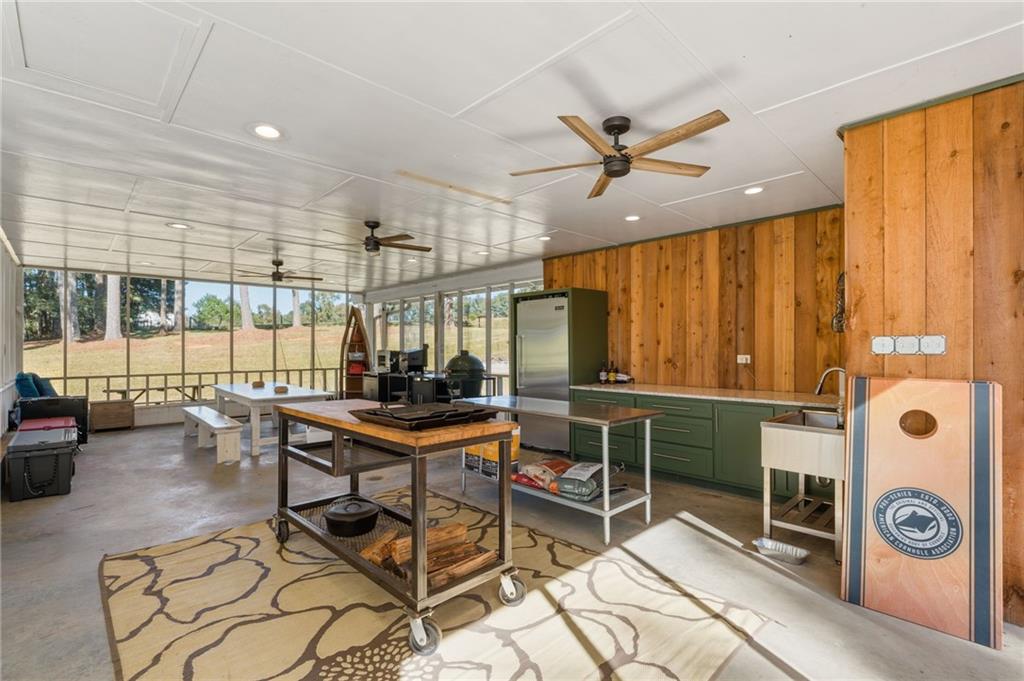 986 Austin Road