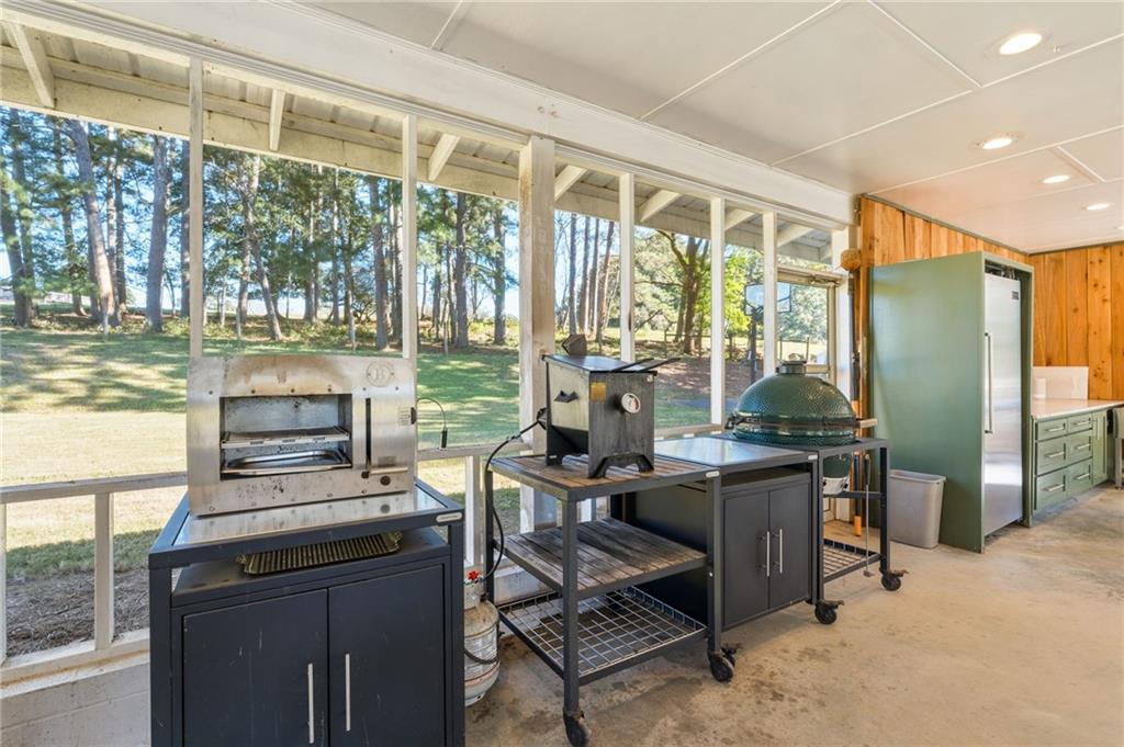 986 Austin Road