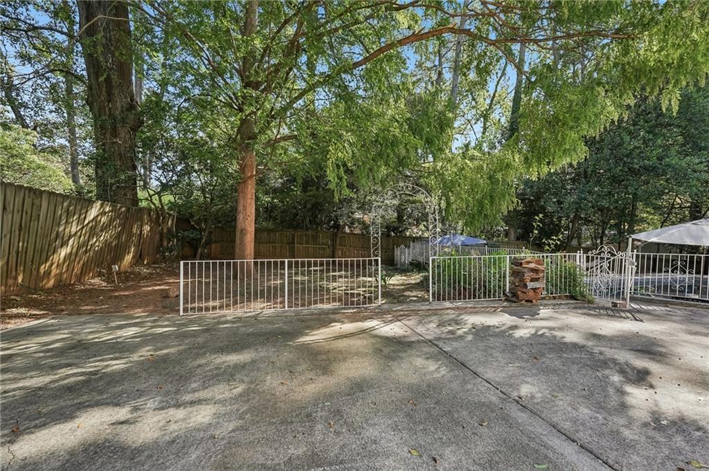 1293 Berkeley Road