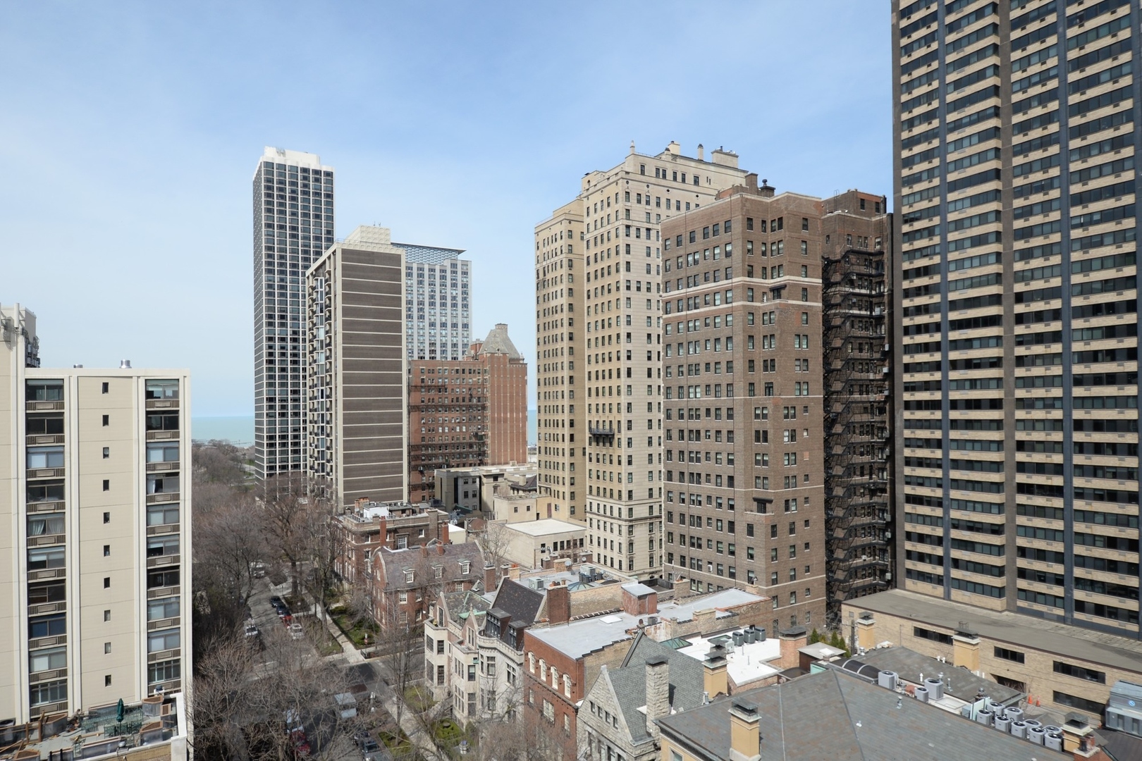 1430 N Astor Street Unit: 14C