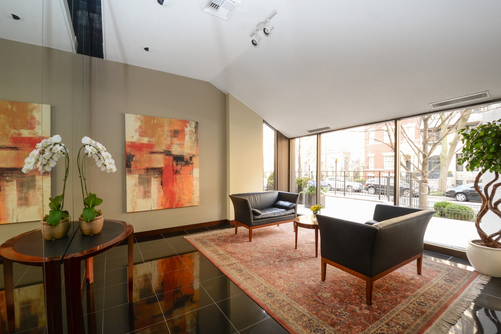1430 N Astor Street Unit: 14C