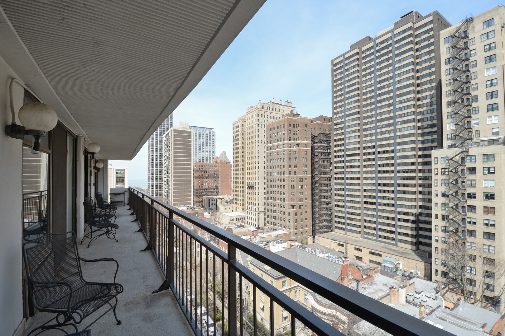 1430 N Astor Street Unit: 14C