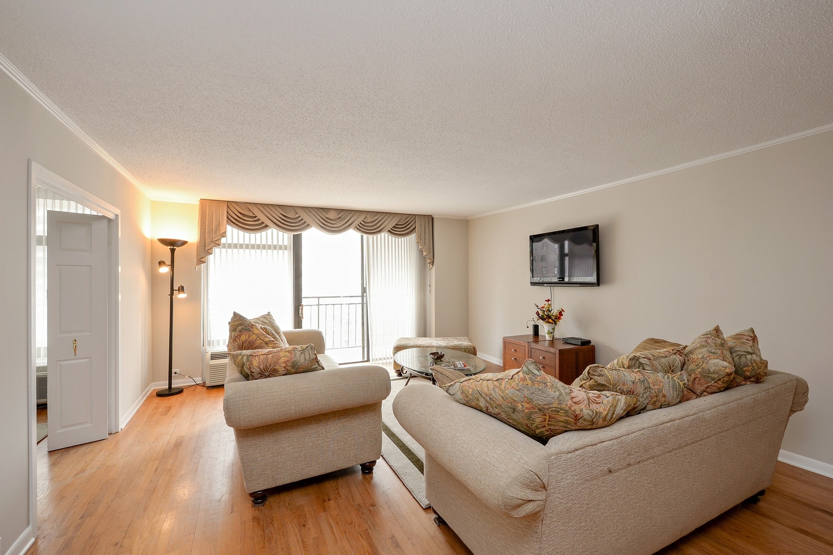 1430 N Astor Street Unit: 14C