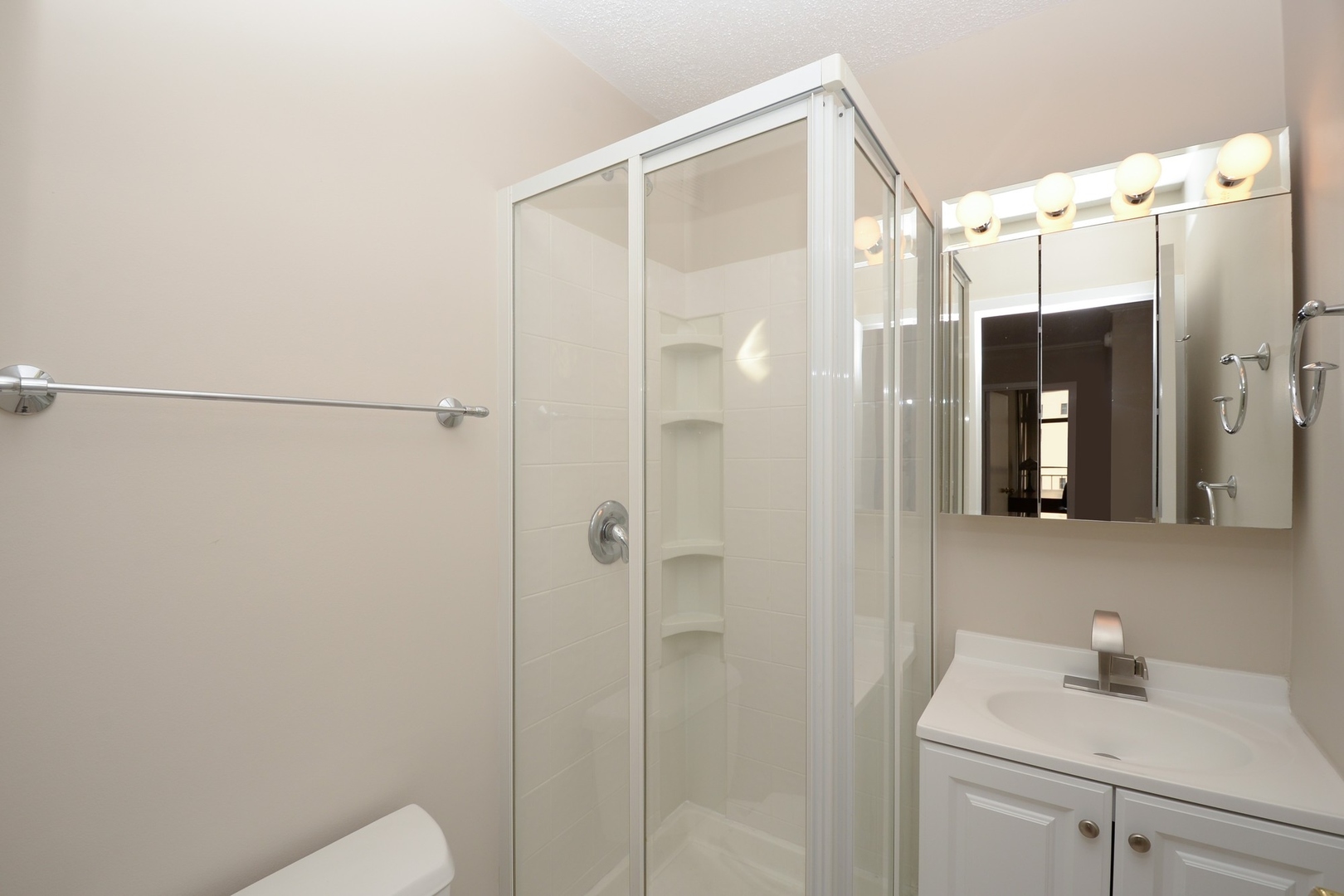 1430 N Astor Street Unit: 14C