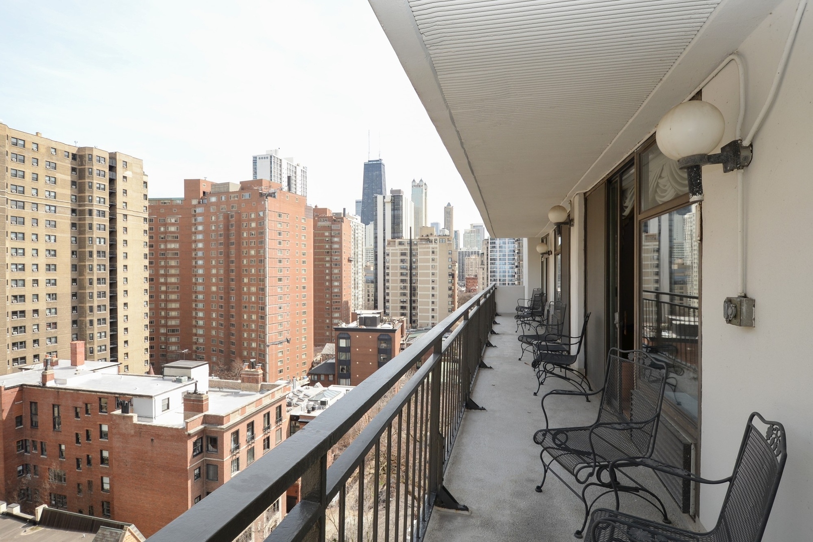 1430 N Astor Street Unit: 14C
