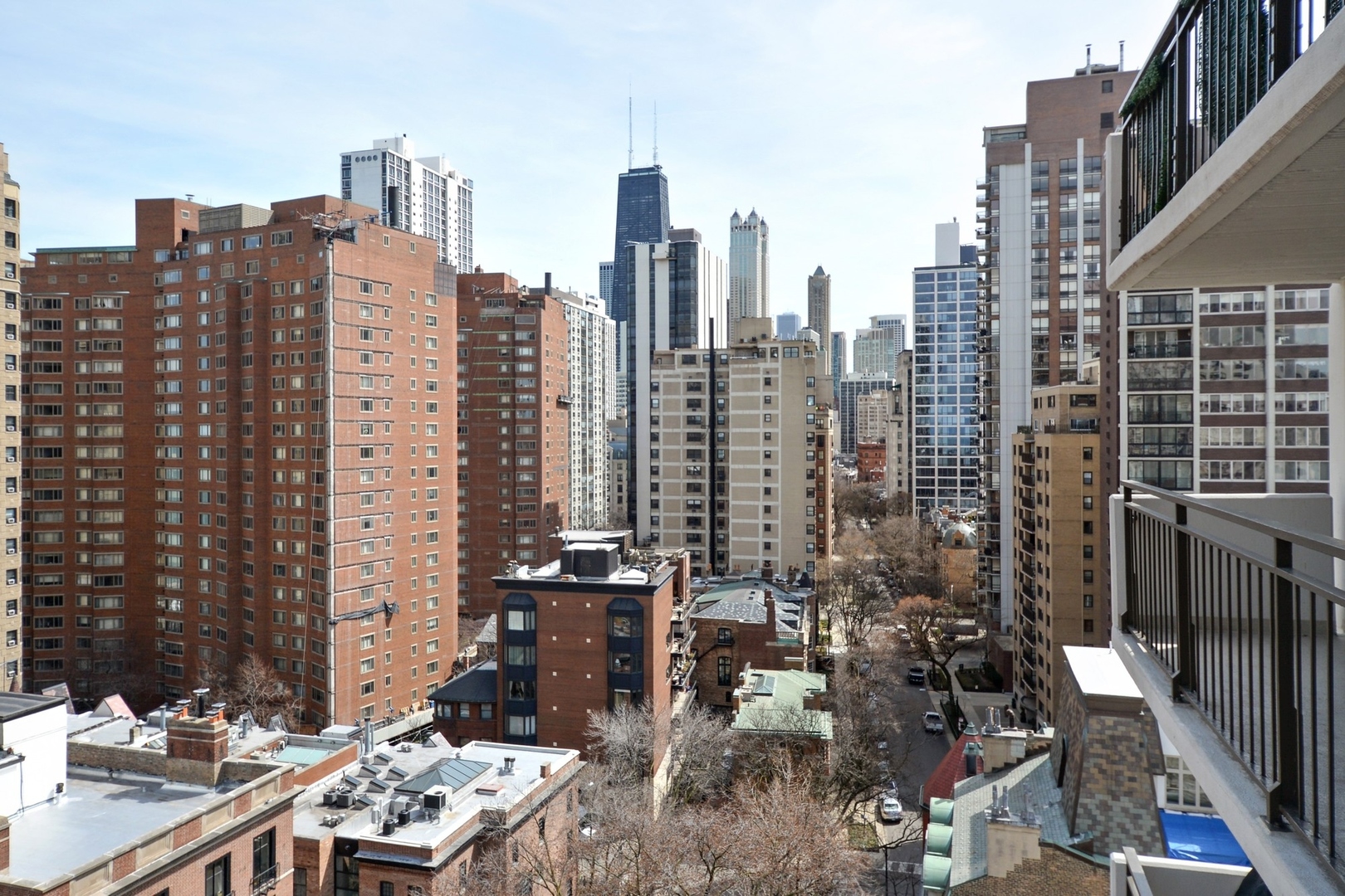 1430 N Astor Street Unit: 14C