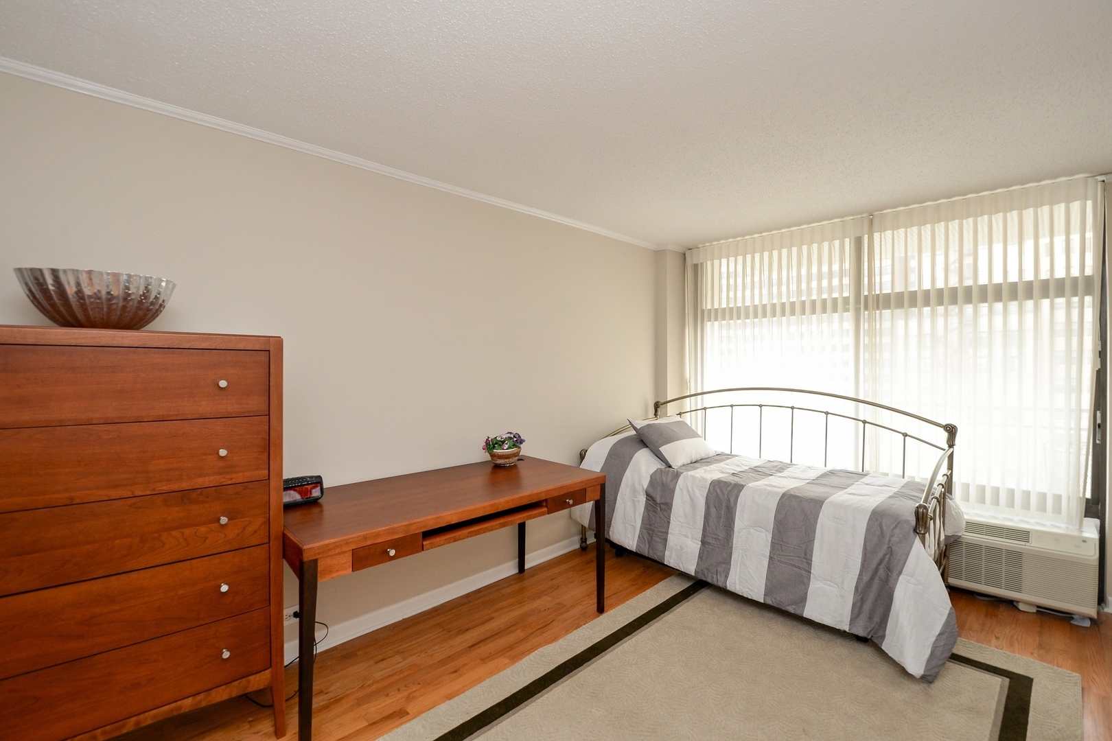 1430 N Astor Street Unit: 14C