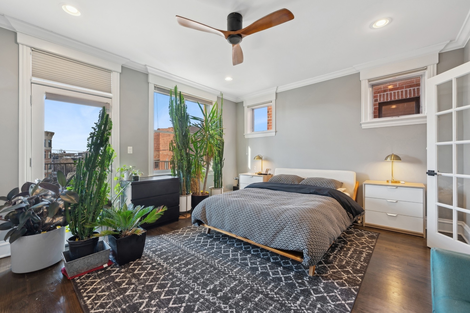 2712 N Lehmann Court Unit: 4N