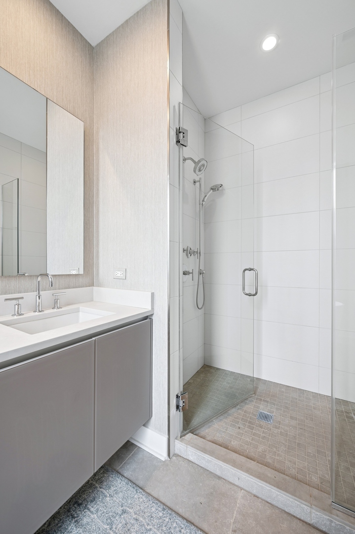 360 W Erie Street Unit: 3A